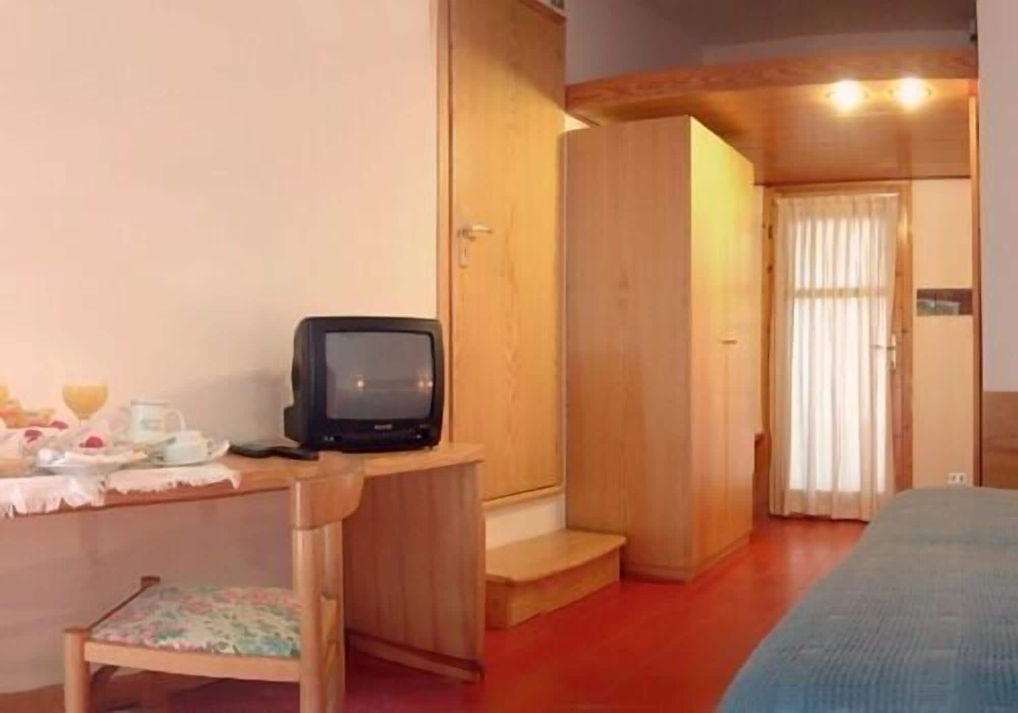 Hotel Kyrie Isole Tremiti サン・ドミノ エクステリア 写真