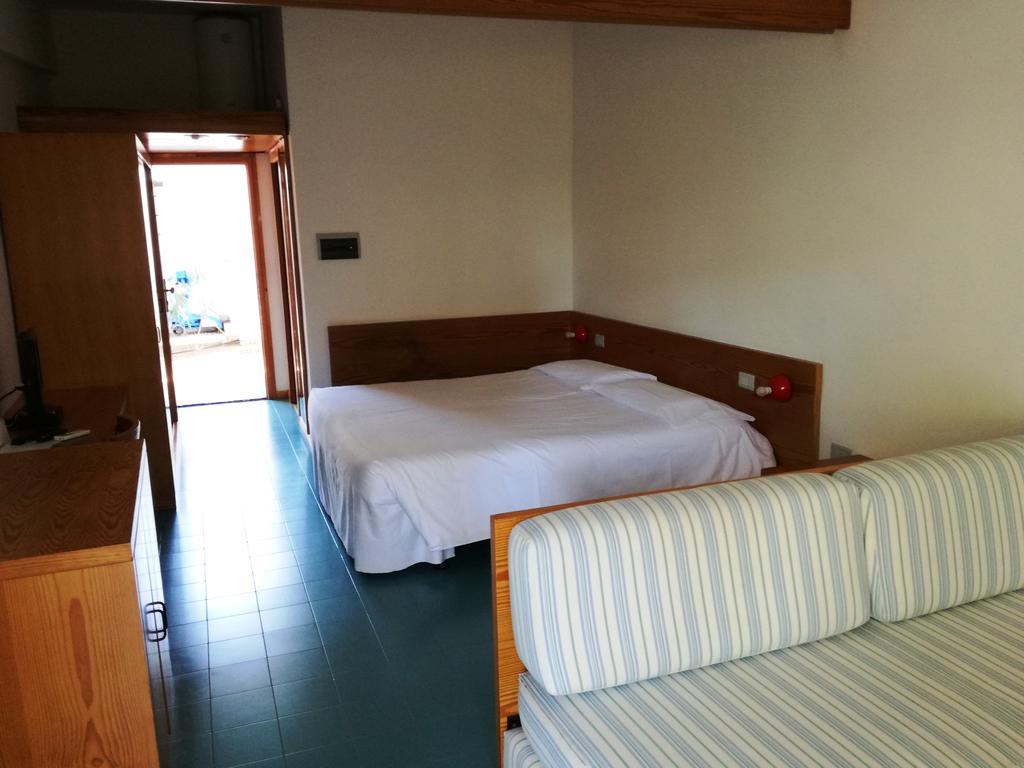 Hotel Kyrie Isole Tremiti サン・ドミノ エクステリア 写真